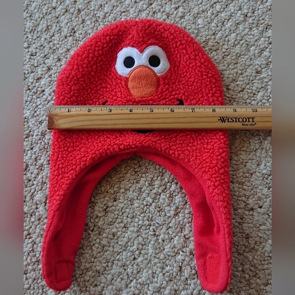 Red Sesame Street Elmo toddler winter hat size 2T-5T